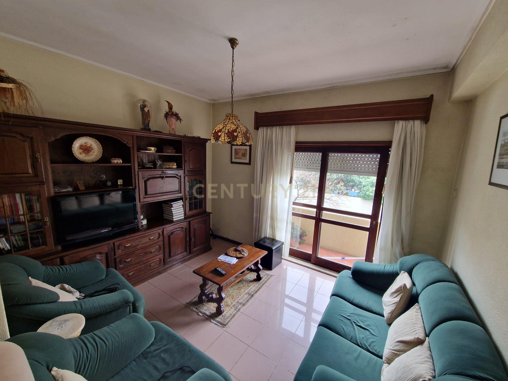 Apartamento T3 em Espinho com Vista e Proximidade à Praia - Image 32